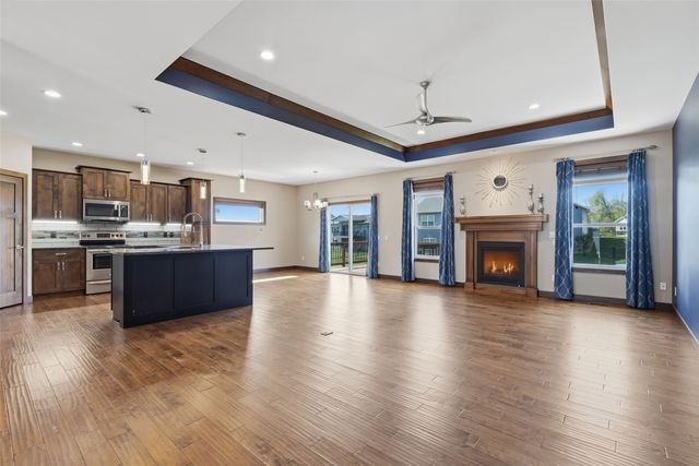 1217 Rolling Glen Drive, Marion, IA 52302