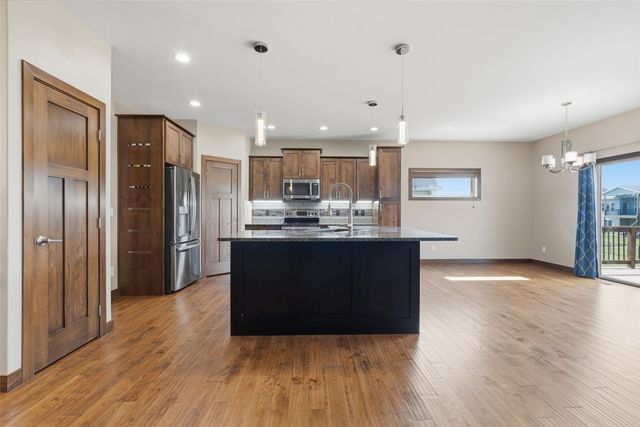 1217 Rolling Glen Drive, Marion, IA 52302