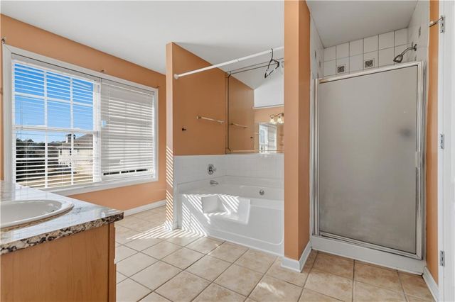 820 Kaitlyn Drive, Loganville, GA 30052