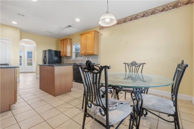 820 Kaitlyn Drive, Loganville, GA 30052