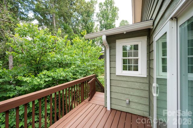 28 Chatham Road, Asheville, NC 28804