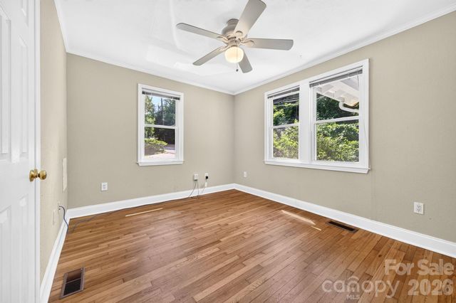 28 Chatham Road, Asheville, NC 28804