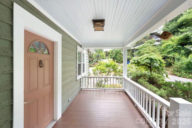 28 Chatham Road, Asheville, NC 28804