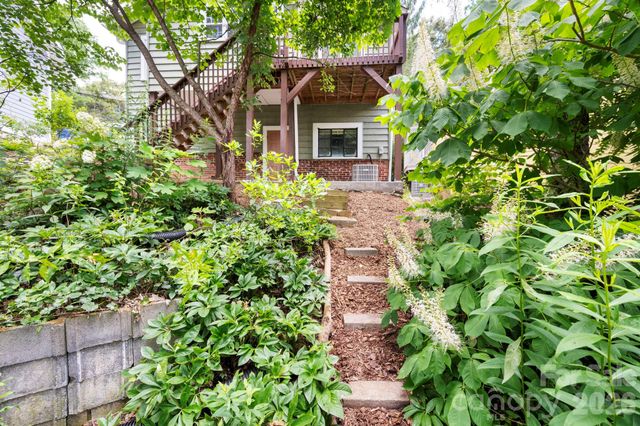 28 Chatham Road, Asheville, NC 28804