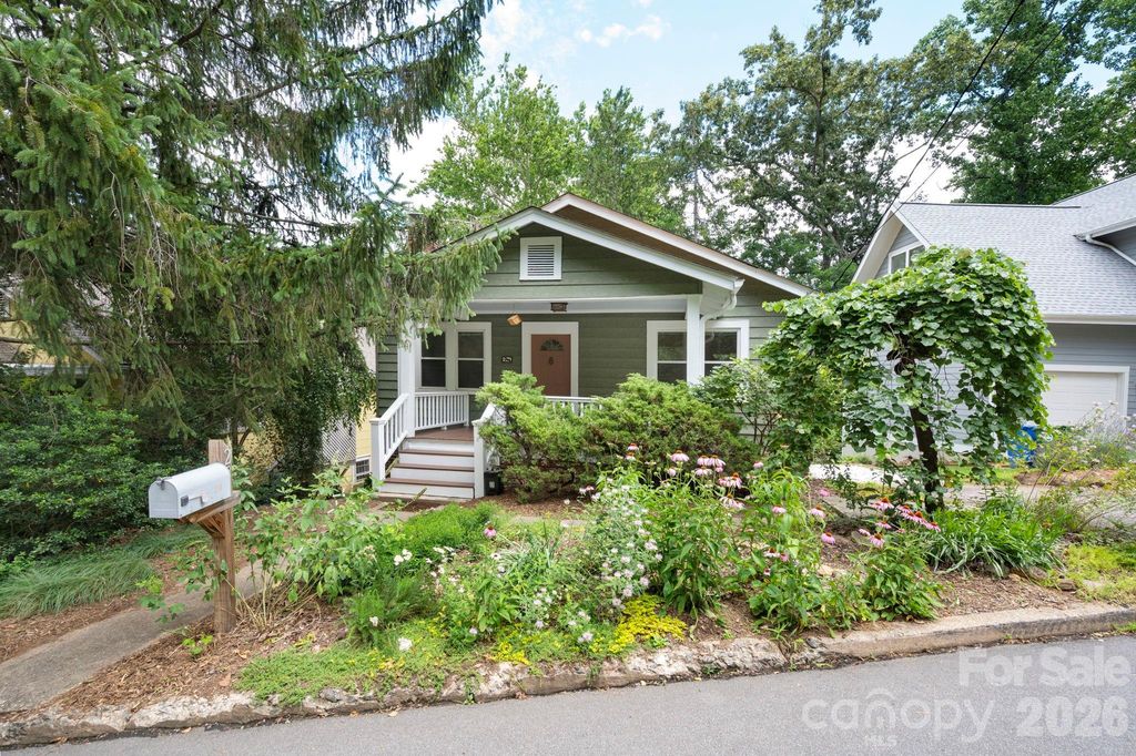 28 Chatham Road, Asheville, NC 28804
