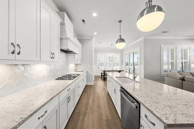 5106 Whaitley Lane, Greensboro, NC 27407