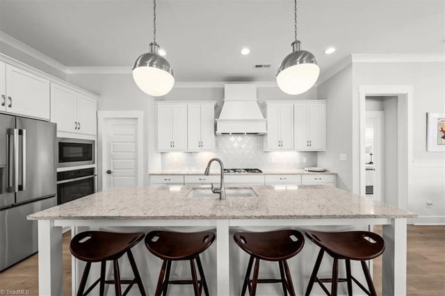 5106 Whaitley Lane, Greensboro, NC 27407