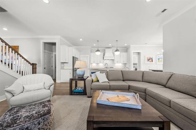 5106 Whaitley Lane, Greensboro, NC 27407