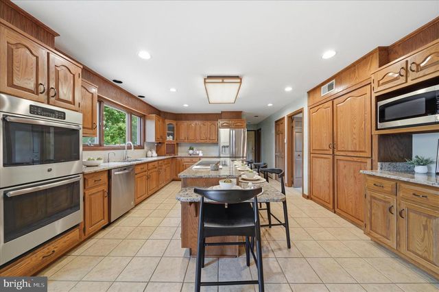 10025 BLUE BANNER DR, Germantown, MD 20876