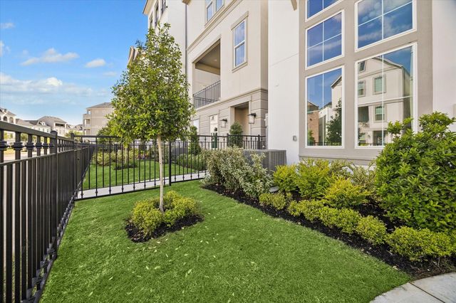 949 Blackshire Lane, Houston, TX 77055