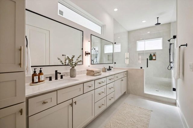 949 Blackshire Lane, Houston, TX 77055