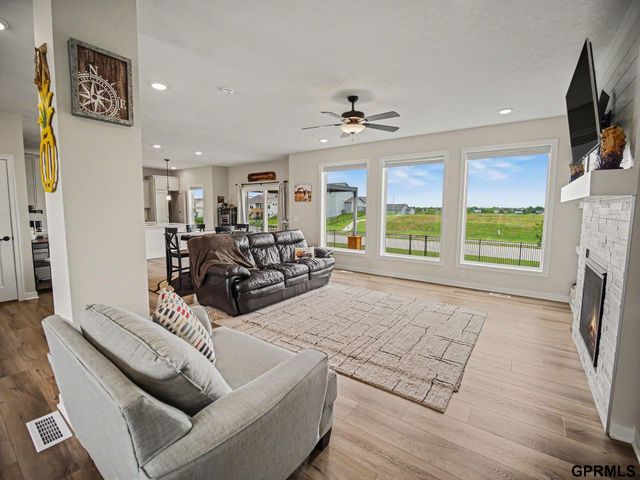 12119 S 109th Street, Papillion, NE 68046