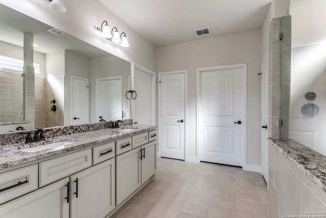 13102 GSL Dr, San Antonio, TX 78253