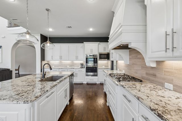 7812 Ivey, The Colony, TX 75056