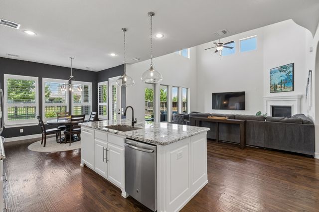7812 Ivey, The Colony, TX 75056