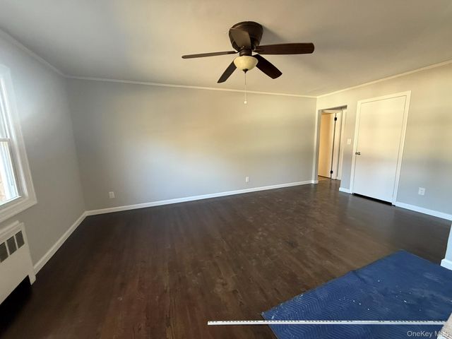 24 Poplar Place, Bay Shore, NY 11706