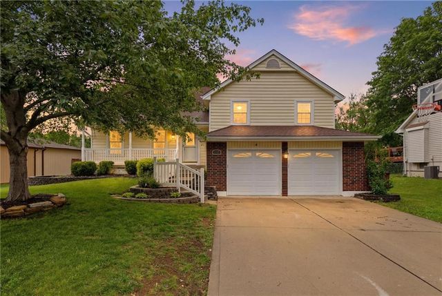 1209 SW Trail Ridge Drive, Blue Springs, MO 64015