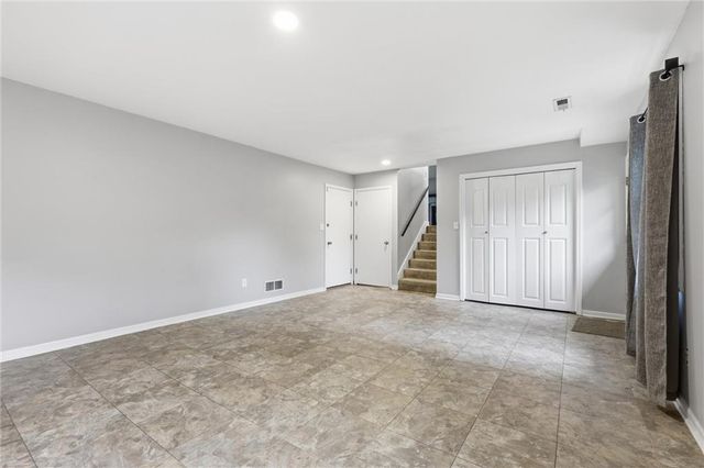 1209 SW Trail Ridge Drive, Blue Springs, MO 64015