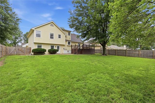 1209 SW Trail Ridge Drive, Blue Springs, MO 64015