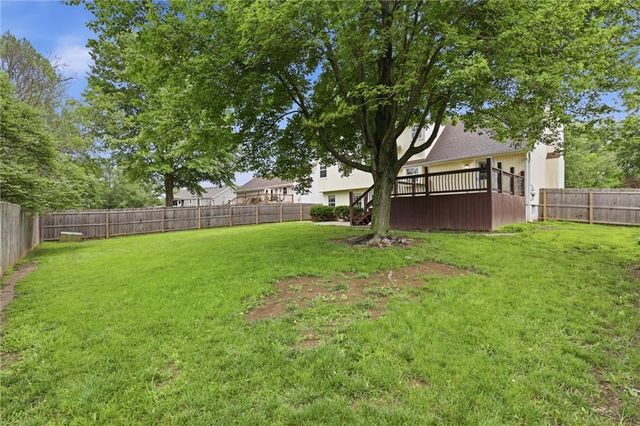 1209 SW Trail Ridge Drive, Blue Springs, MO 64015