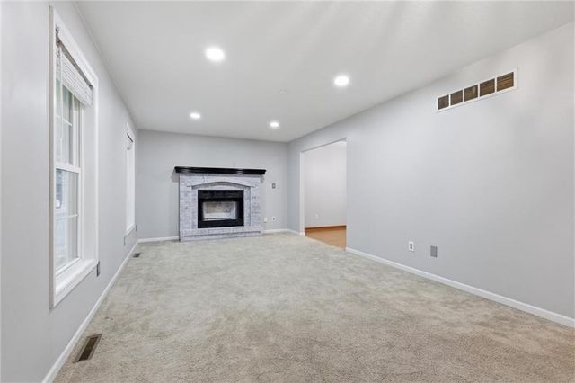 1209 SW Trail Ridge Drive, Blue Springs, MO 64015
