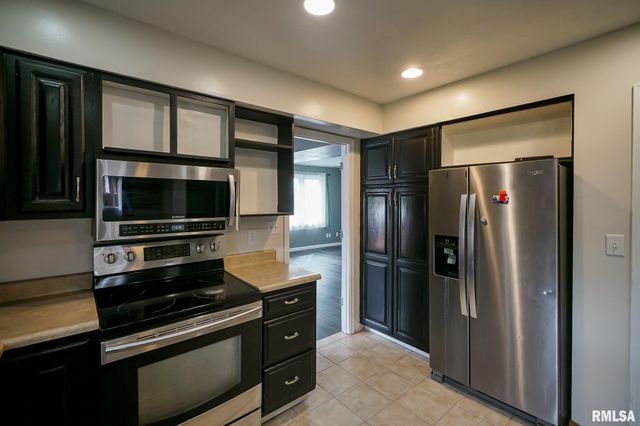 500 N 6TH Street, Pekin, IL 61554