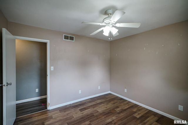 500 N 6TH Street, Pekin, IL 61554