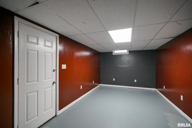 500 N 6TH Street, Pekin, IL 61554