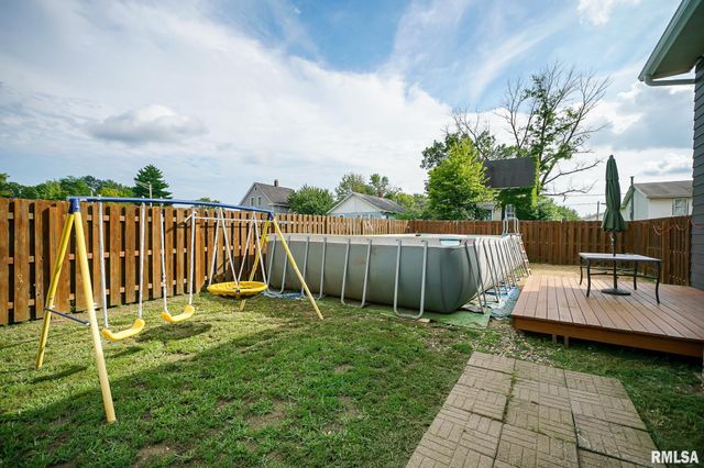 500 N 6TH Street, Pekin, IL 61554
