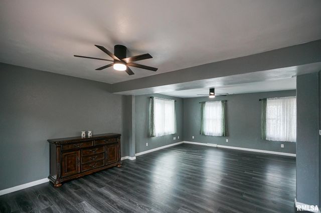 500 N 6TH Street, Pekin, IL 61554