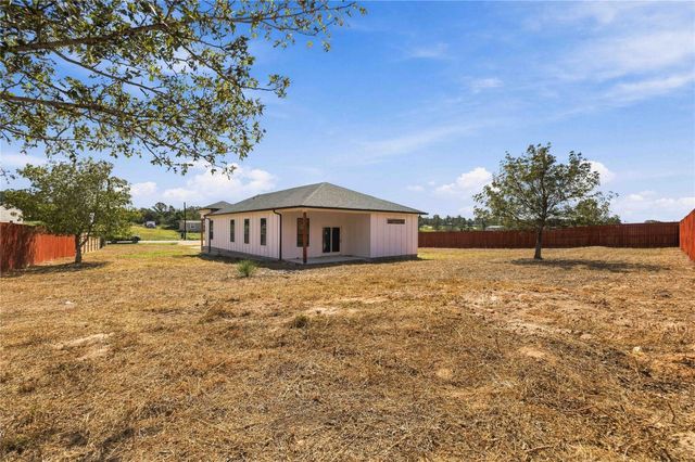 133 Esperanza DR, Bastrop, TX 78602