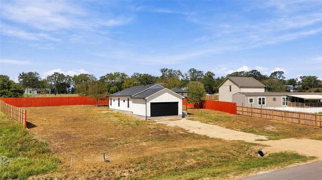 133 Esperanza DR, Bastrop, TX 78602