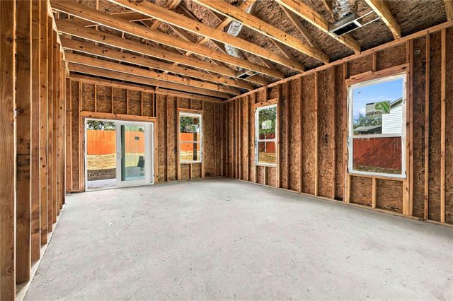 133 Esperanza DR, Bastrop, TX 78602