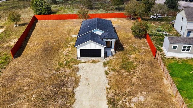 133 Esperanza DR, Bastrop, TX 78602