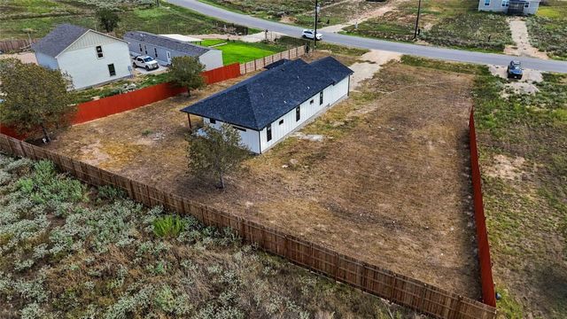 133 Esperanza DR, Bastrop, TX 78602