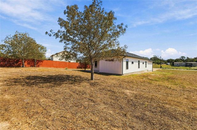 133 Esperanza DR, Bastrop, TX 78602