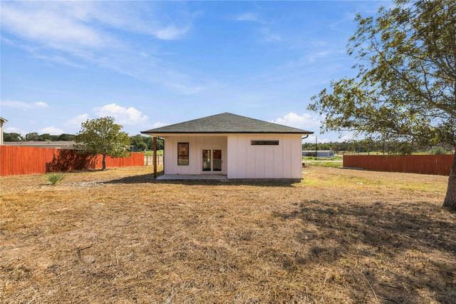 133 Esperanza DR, Bastrop, TX 78602