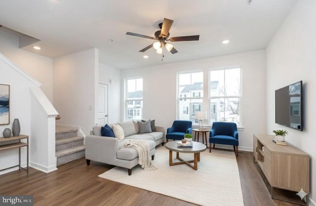 910 MAGNOLIA LN, Spring City, PA 19475