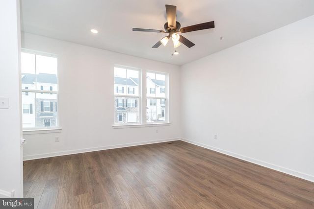 910 MAGNOLIA LN, Spring City, PA 19475