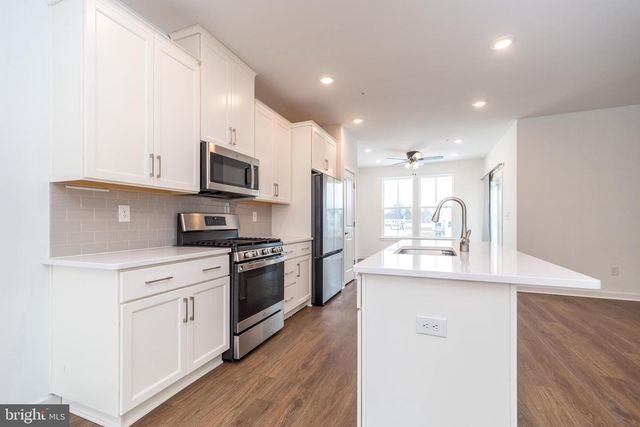 910 MAGNOLIA LN, Spring City, PA 19475