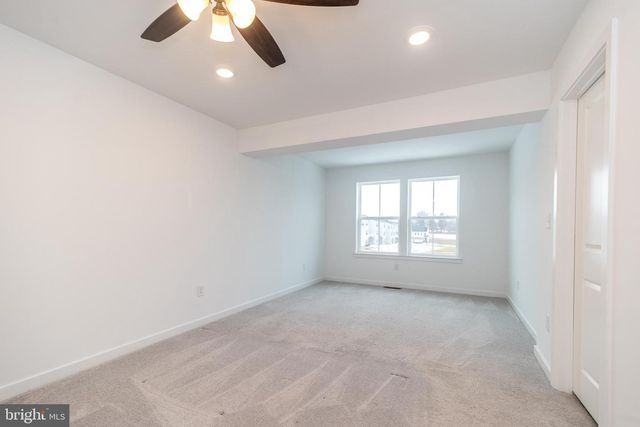 910 MAGNOLIA LN, Spring City, PA 19475