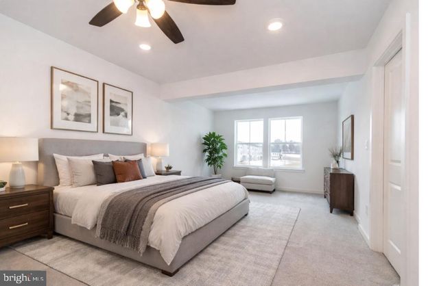 910 MAGNOLIA LN, Spring City, PA 19475