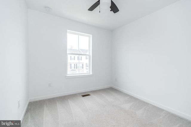 910 MAGNOLIA LN, Spring City, PA 19475