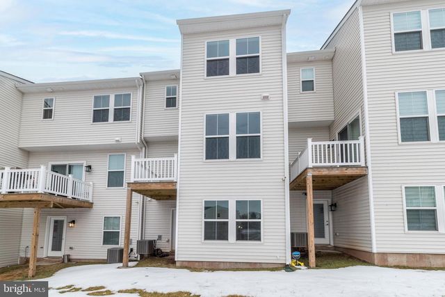 910 MAGNOLIA LN, Spring City, PA 19475