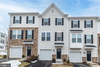 910 MAGNOLIA LN, Spring City, PA 19475