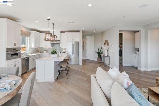 1319 Marceline Drive, Manteca, CA 95336