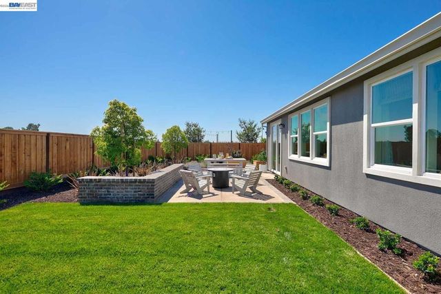 1319 Marceline Drive, Manteca, CA 95336