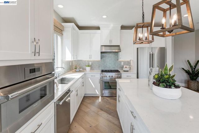 1319 Marceline Drive, Manteca, CA 95336