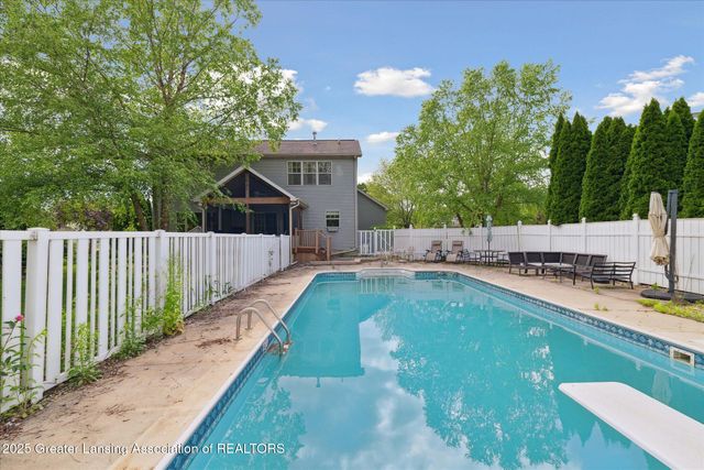 11610 Hibiscus Lane, Grand Ledge, MI 48837