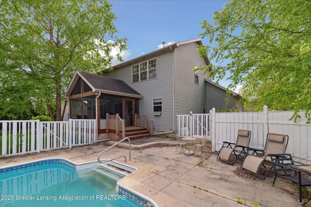 11610 Hibiscus Lane, Grand Ledge, MI 48837